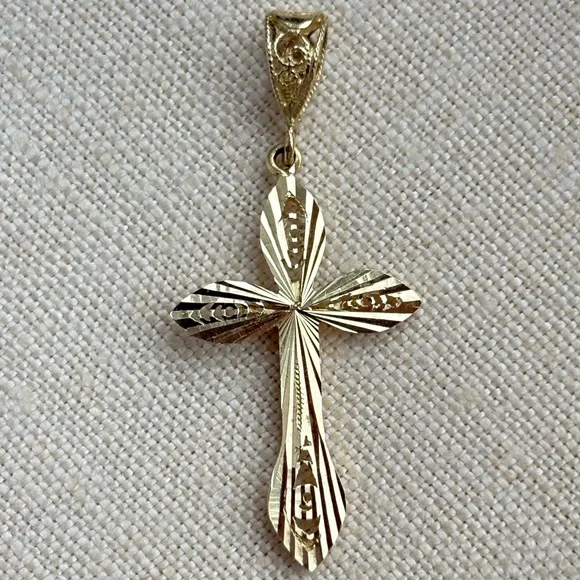 14k Gold Cross Pendant - Picture 3 of 6